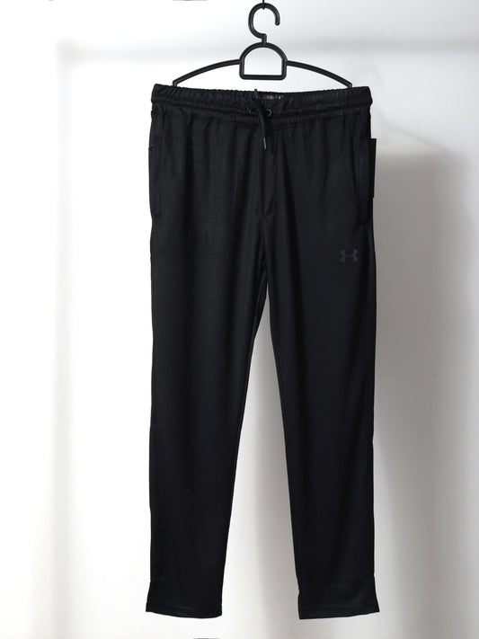 TR319- UNARM TEXTURE DRI-FIT ZIPPED POCKET TROUSER "BLACK"