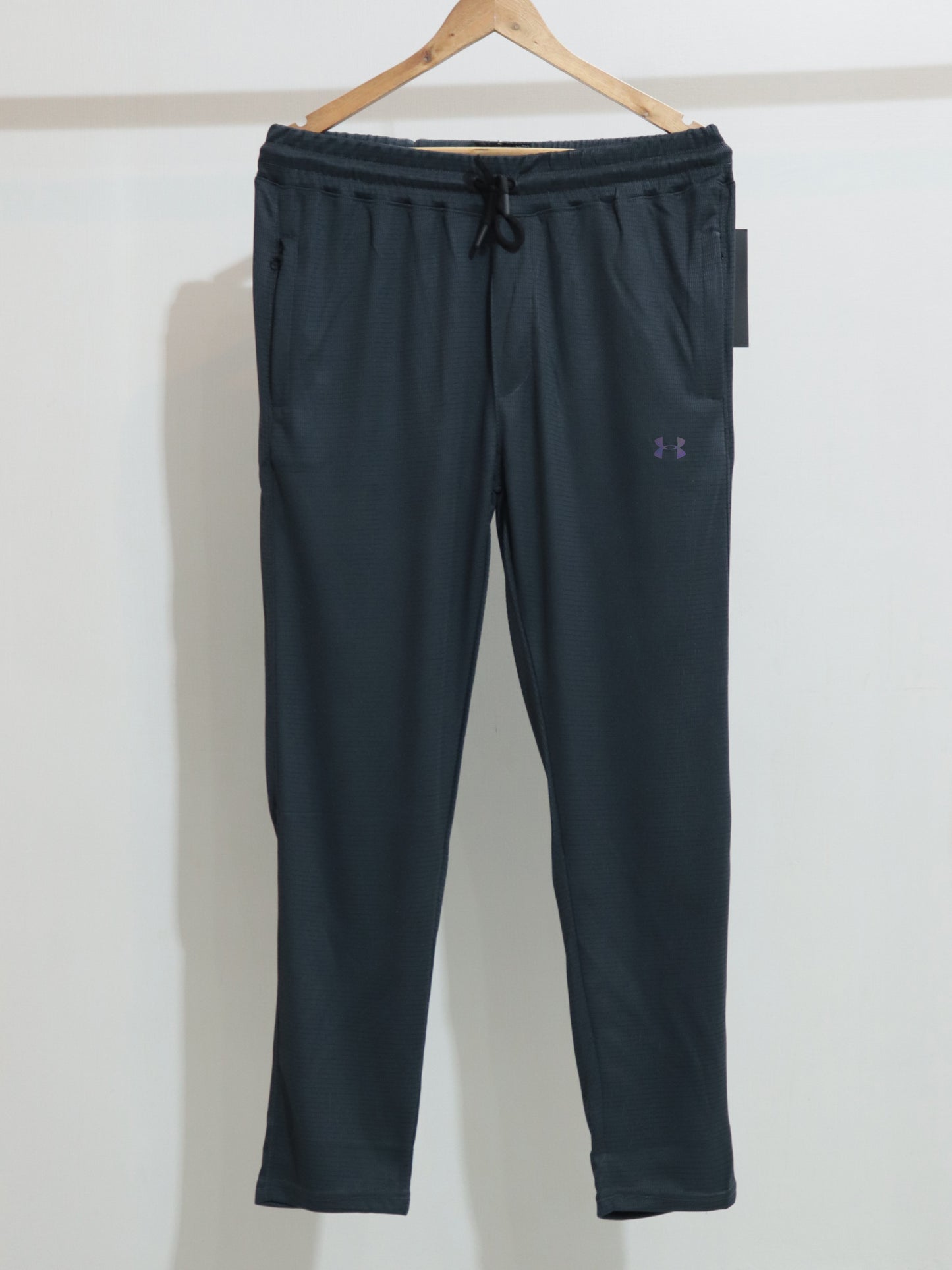 TR319- UNARM TEXTURE DRI-FIT ZIPPED POCKET TROUSER "ZINC"