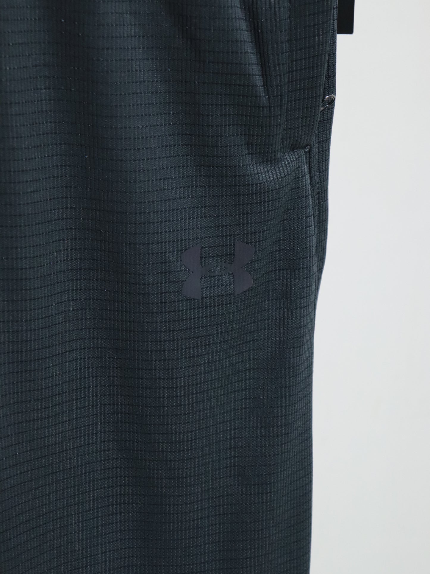 TR319- UNARM TEXTURE DRI-FIT ZIPPED POCKET TROUSER "ZINC"