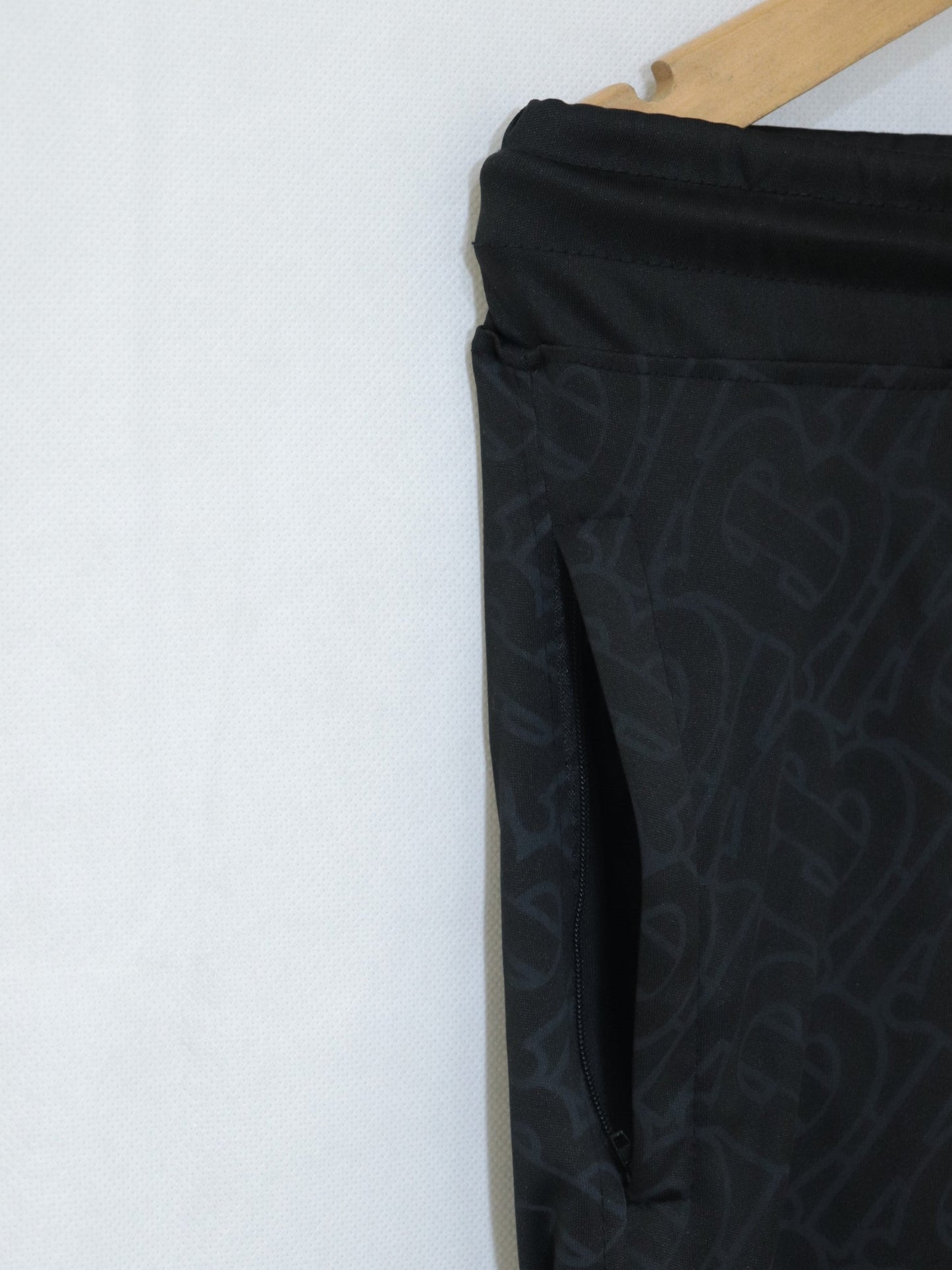 TR310- BRBY DRI-FIT ZIPPED POCKET TROUSER "BLACK"