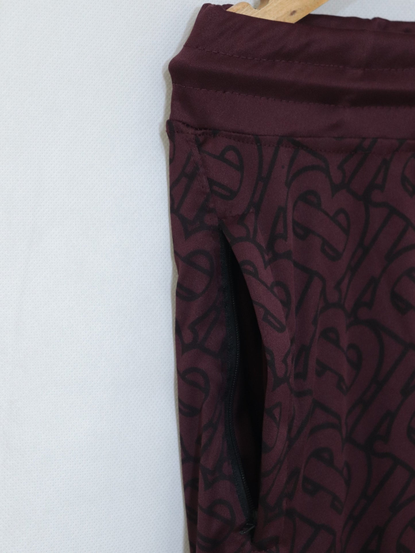 TR310- BRBY DRI-FIT ZIPPED POCKET TROUSER "MAROON"